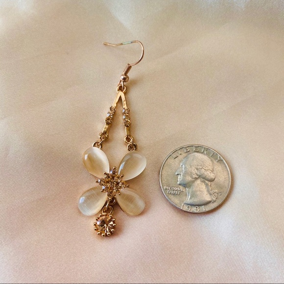 Shell Light Rhinestone Rose Gold Earrings - Picture 3 of 5